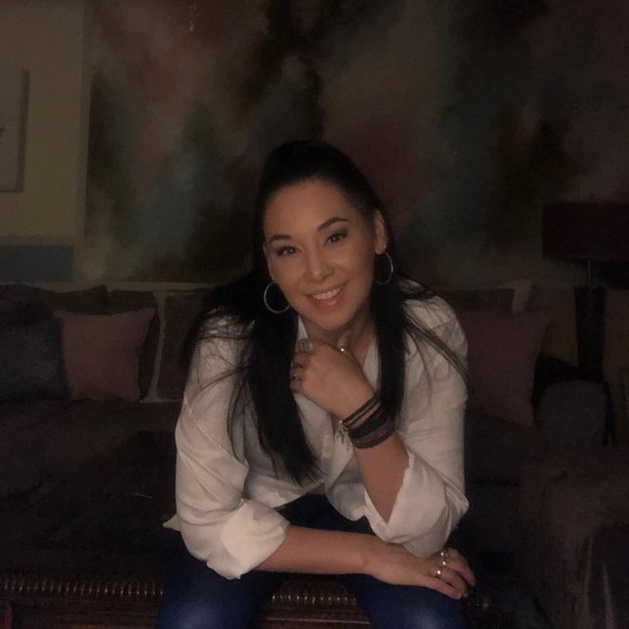 Meet your Posher, Laura - Picture 3 of 4